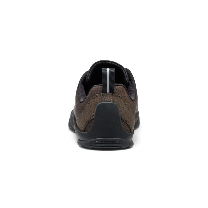 Back view of women's jasper se2 sneaker flux chocolate with brown and black textured upper